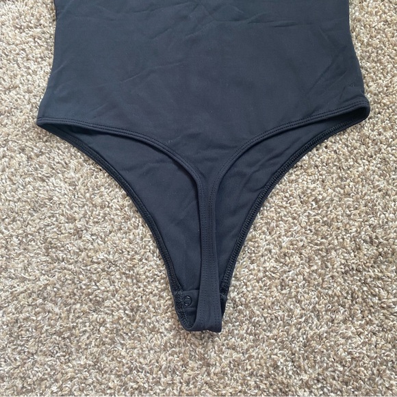 Aritzia Babaton Contour ‘90’s Bodysuit NWOT - Picture 4 of 4